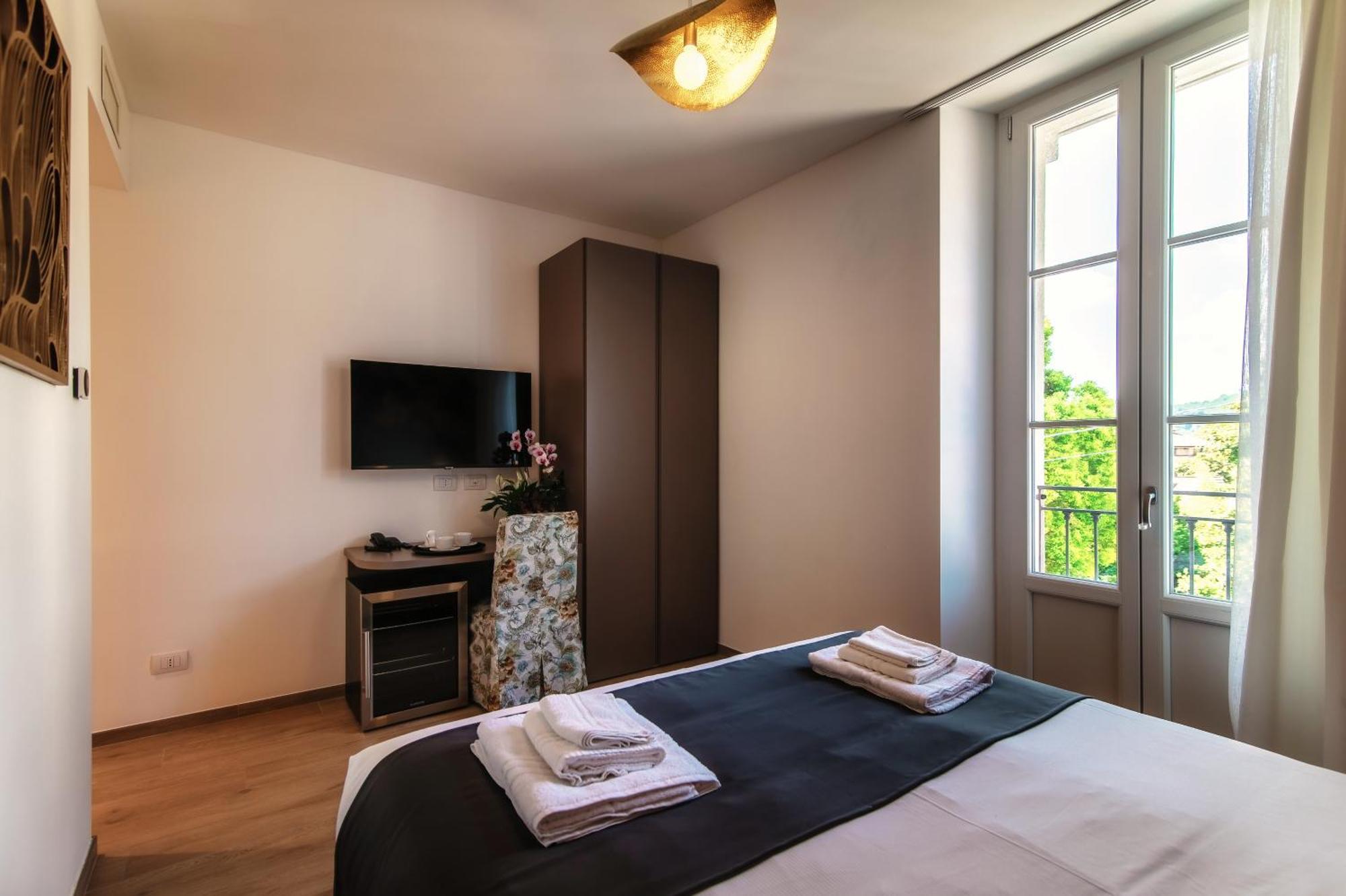 Hotel Ristorante La Vignetta Чернобио Екстериор снимка