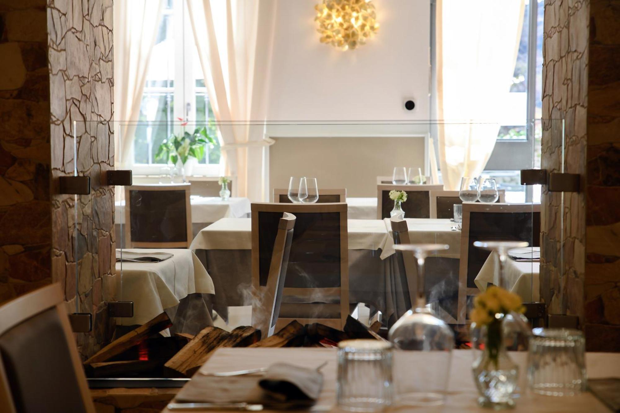 Hotel Ristorante La Vignetta Чернобио Екстериор снимка