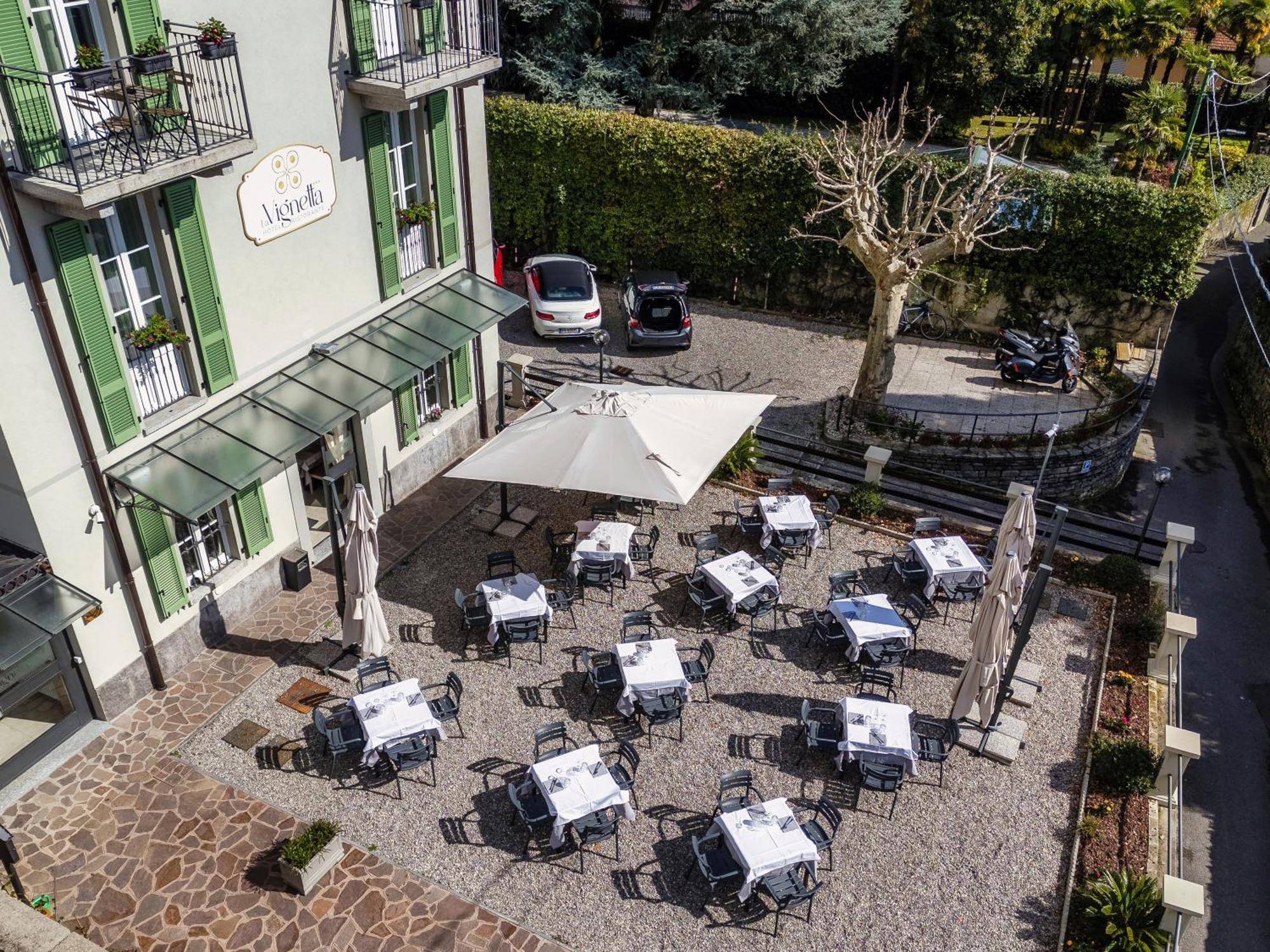 Hotel Ristorante La Vignetta Чернобио Екстериор снимка
