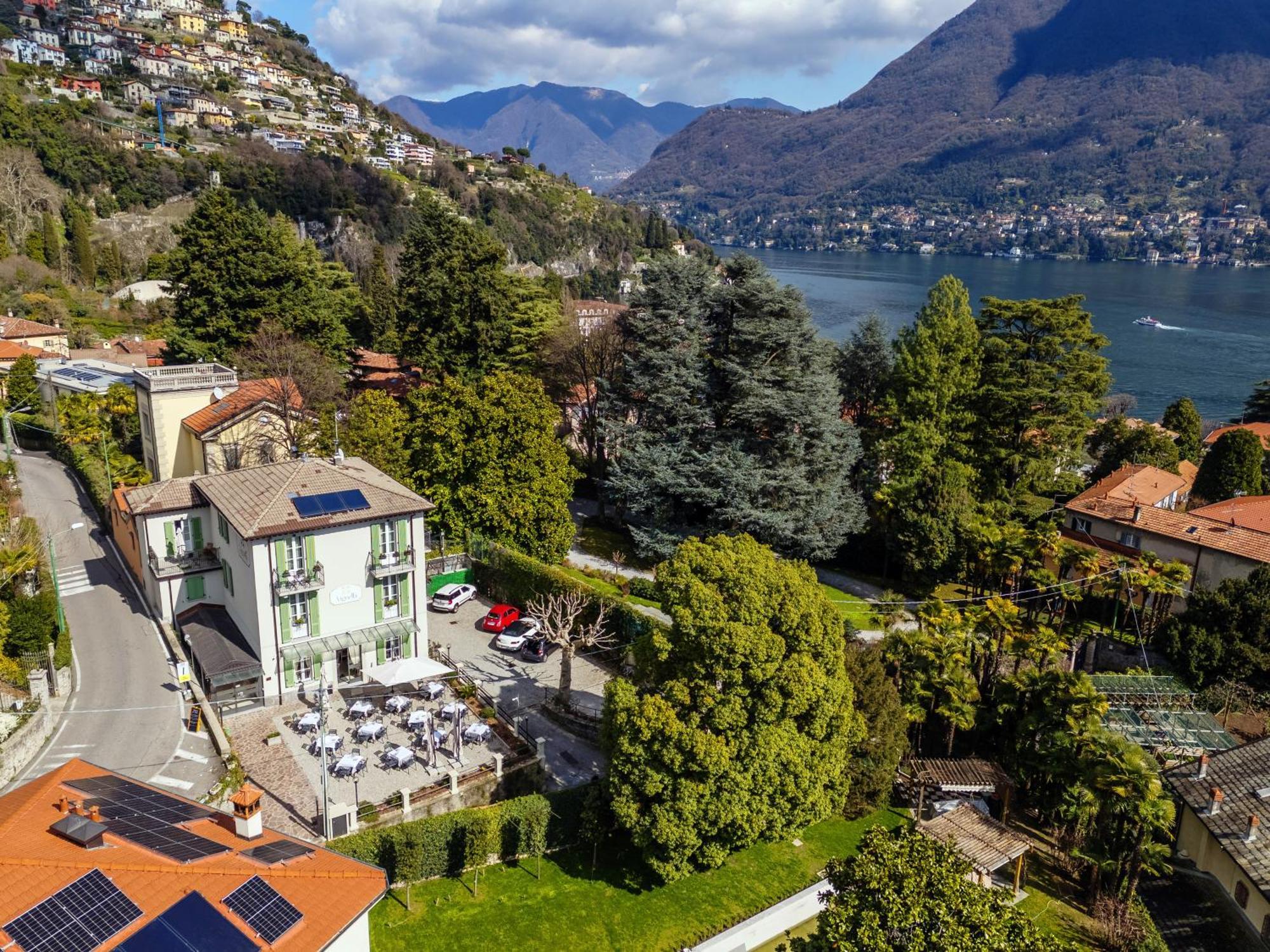 Hotel Ristorante La Vignetta Чернобио Екстериор снимка