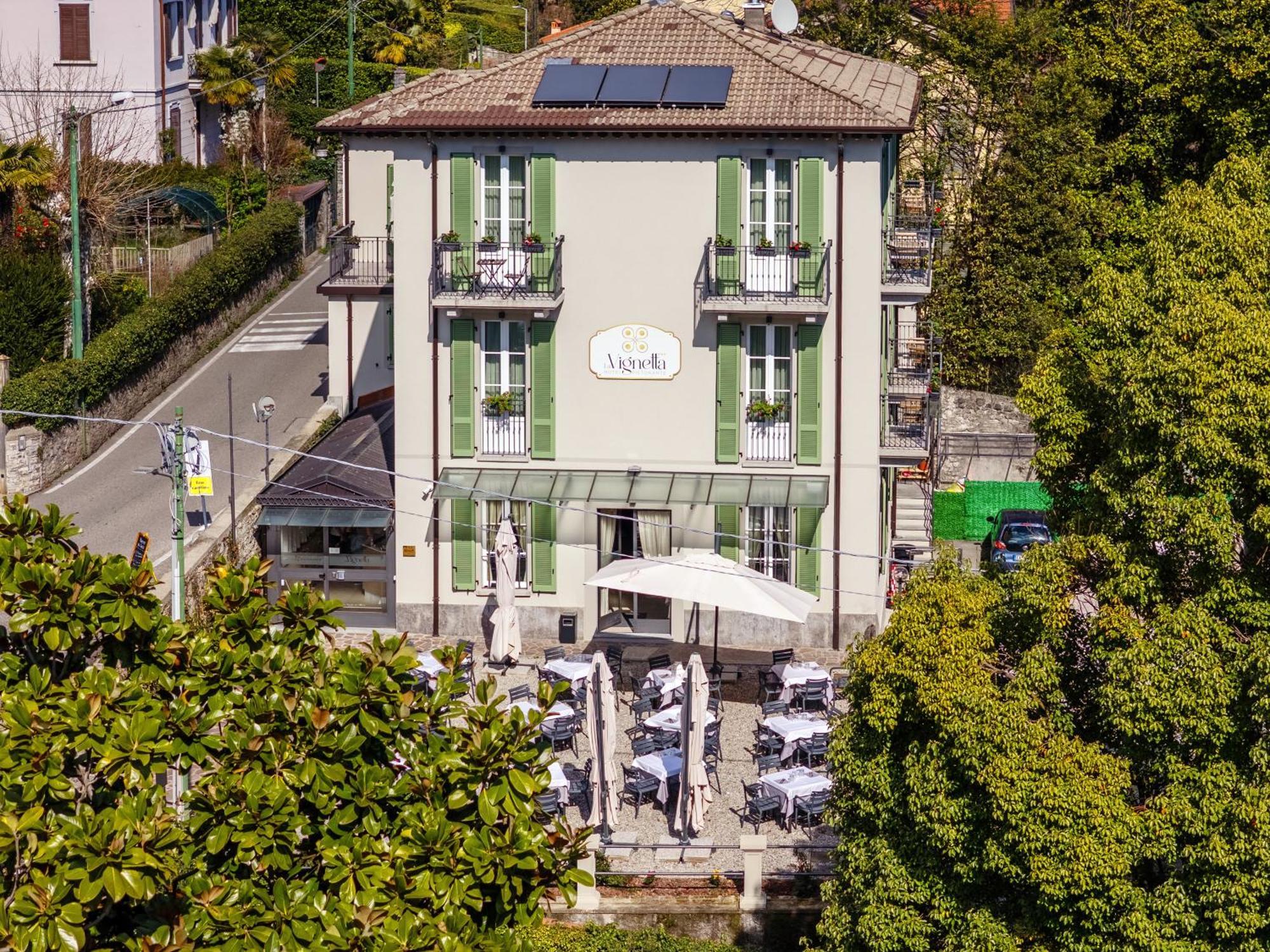 Hotel Ristorante La Vignetta Чернобио Екстериор снимка